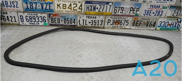 Ущільнювач дверей передніх, лівих (на кузові) 51727231334 BMW