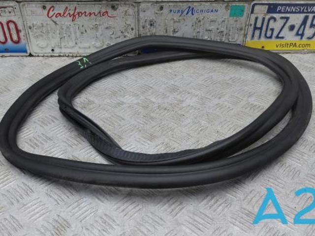 Ущільнювач дверей задніх, (на кузові) 51727468732 BMW
