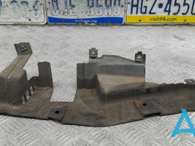 Захисний кожух кермового механізму 51757160240 BMW
