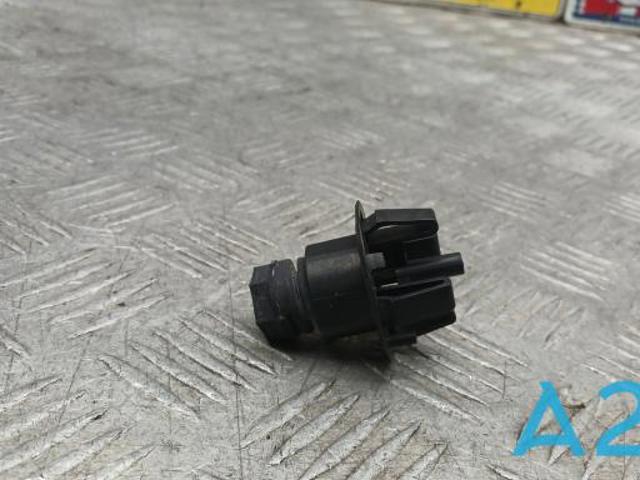 Буфер капота гумовий 51767348121 BMW