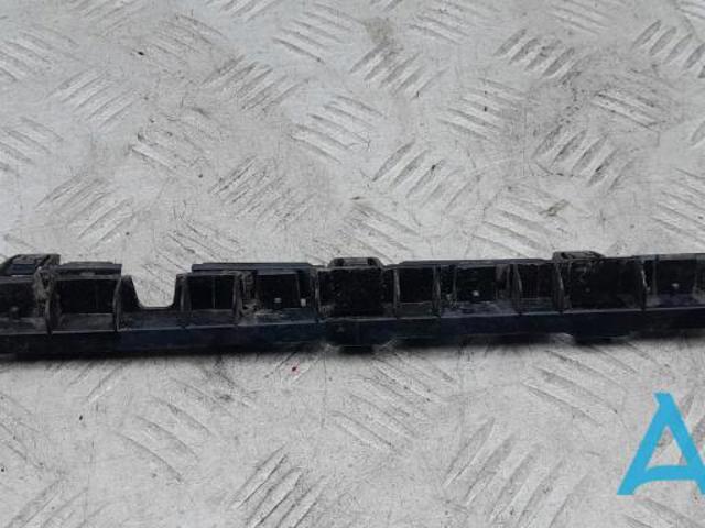 Кронштейн зовнішньої накладки лівого порога 51777184775 BMW