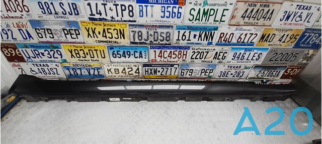 Накладка зовнішня (молдинг) порога, правий 51777225838 BMW
