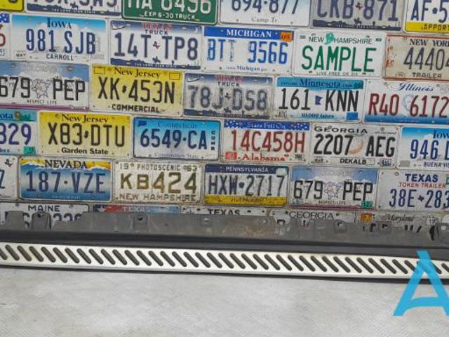 Накладка зовнішня (молдинг) порога, лівий 51777294379 BMW