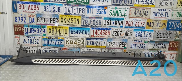 Накладка зовнішня (молдинг) порога, правий 51777294380 BMW