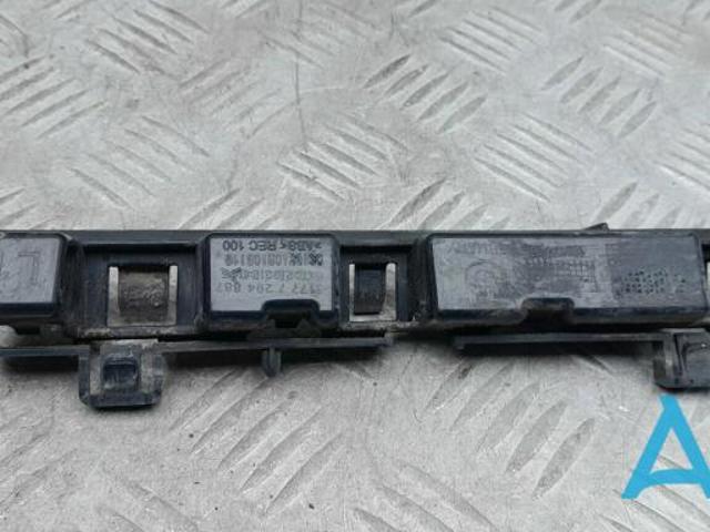 Кронштейн зовнішньої накладки лівого порога 51777294887 BMW