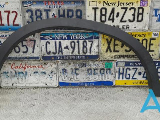 Молдинг арки колеса заднього, лівий 51777332339 BMW