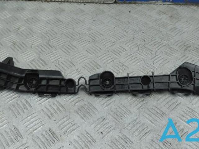 Направляюча заднього бампера, права 5215548060 TOYOTA