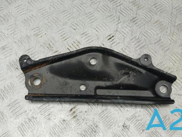 Кронштейн передньої балки 5225842020 TOYOTA