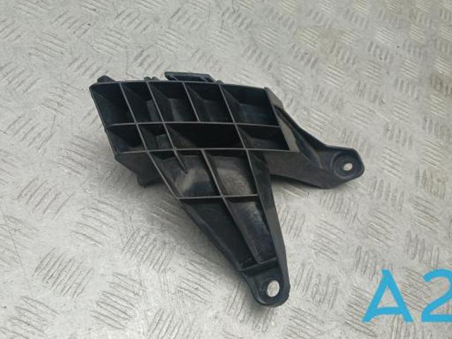 Кронштейн бампера заднього, правий 5256248030 TOYOTA