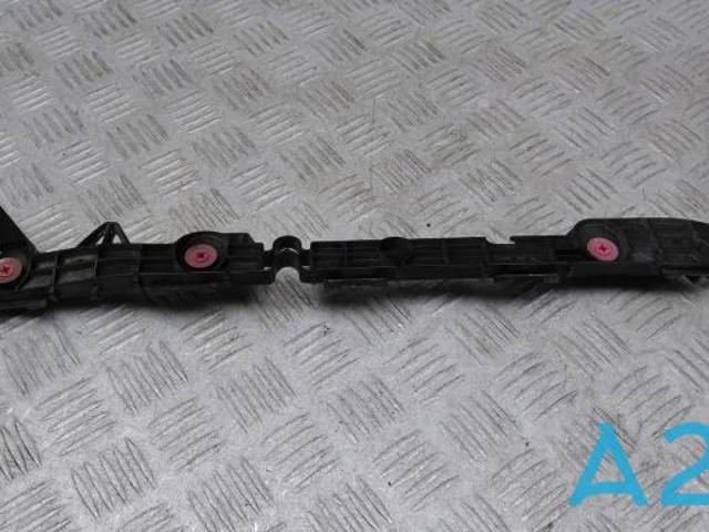 Кріплення бамера ліве 5257647040 TOYOTA
