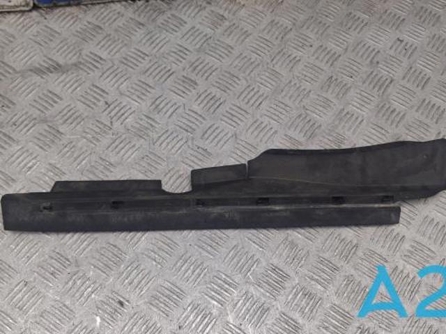 Накладка переднього правого крила 5382506180 TOYOTA