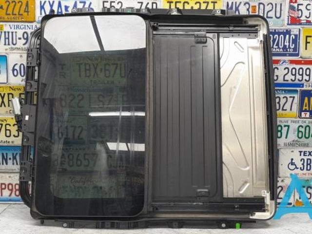 Деталі люків облицювання кузова 54107189245 BMW