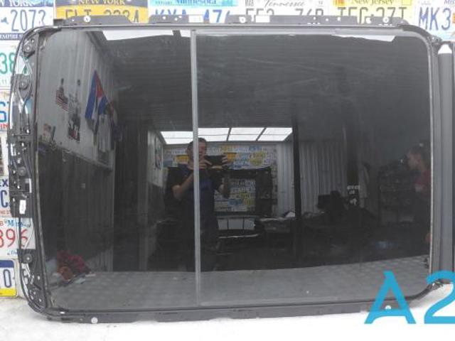 Деталі люків облицювання кузова 54107493141 BMW
