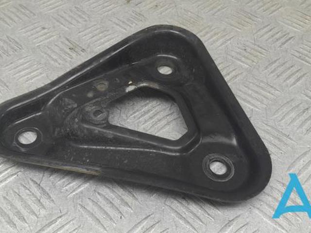 Кронштейн передньої балки 544C56RA0B NISSAN