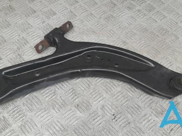 Правий важіль передній нижній підвіски 545004CA0A NISSAN
