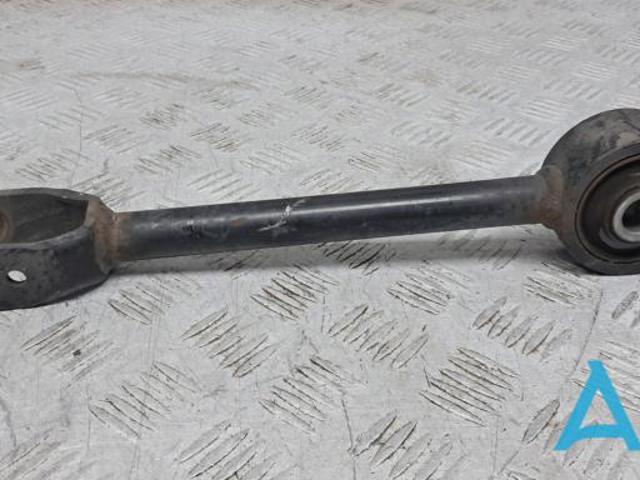 Важіль/тяга задньої підвіски подовжній нижній, лівий/правий 551106RA0A NISSAN