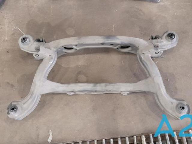 Балка задньої підвіски поперечна 554005DA0A NISSAN