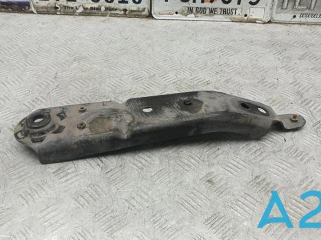 Кронштейн задньої балки 554515NA0A NISSAN