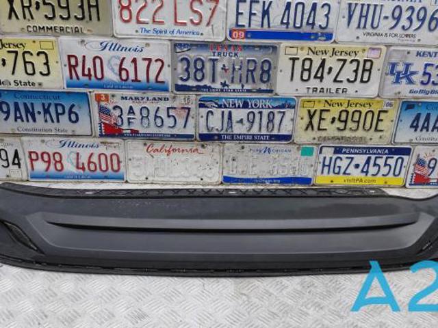 Фартух заднього бампера 5618075689B9 VAG