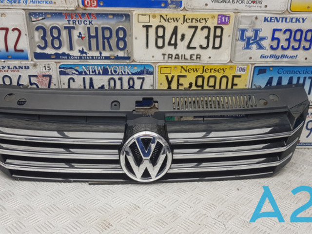 Решітка 561853651AOQE VAG