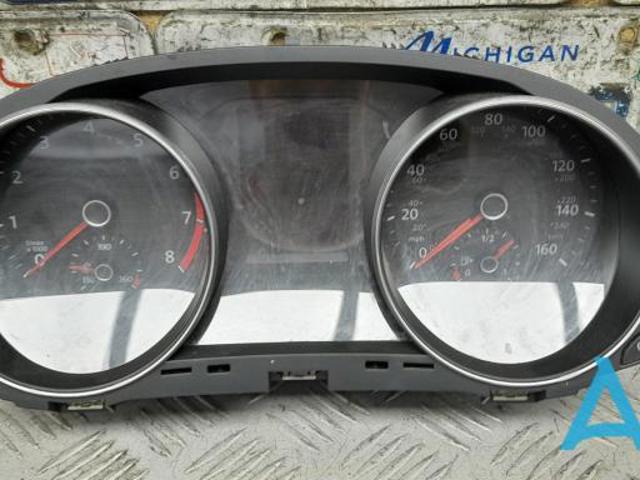 Приладова дошка-щиток приладів 561920971B VAG