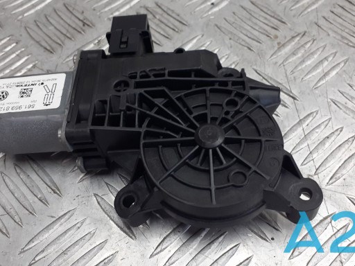 Моторчик склопідйомника двері задніх, правих 561959812CZ02 VAG