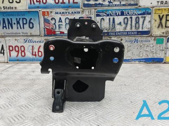 Кронштейн підсилювача переднього бампера 5701447110 TOYOTA