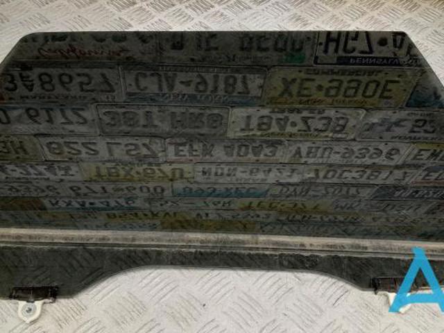 Скло задньої двері правої 5736B056 MITSUBISHI