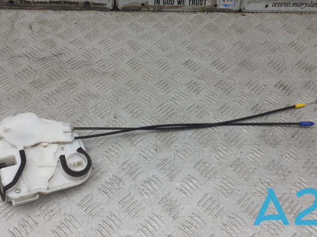 Замок задньої дверї, правої 5745A396 MITSUBISHI