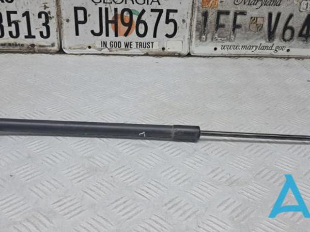 Амортизатор двері 3/5-ї задньої 5802A781 MITSUBISHI