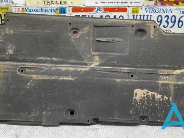 Захист днища, правий 5816547040 TOYOTA
