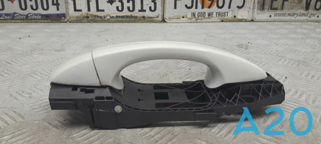 Ручка праих задніх дверей 5GM837206BGRU VAG
