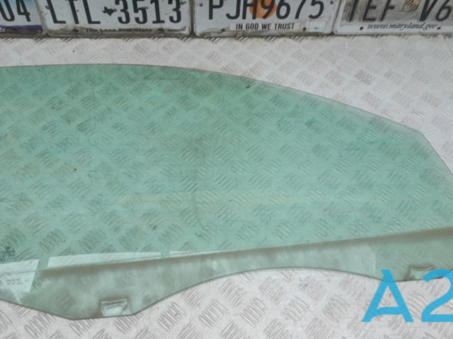 Скло пасажирських дверей 5N0845202 VAG