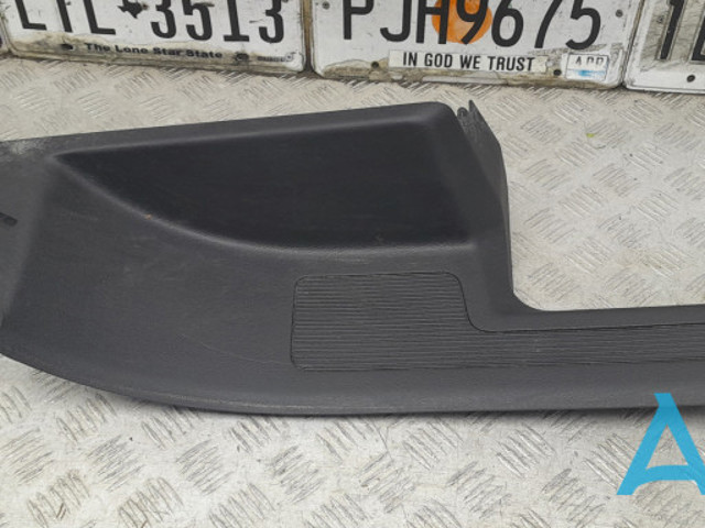 Обшивка стійки кузова внутрішня, задня права 5NL863736A82V VAG