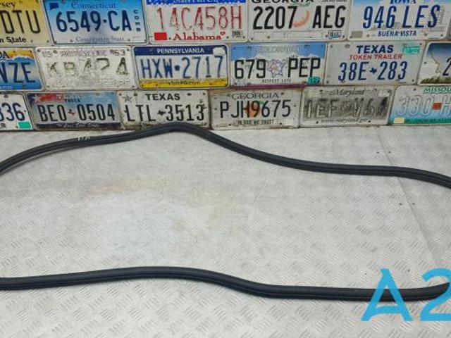 Ущільнювач двері передньої лівої (на кузові) 5NN867911A9B9 VAG