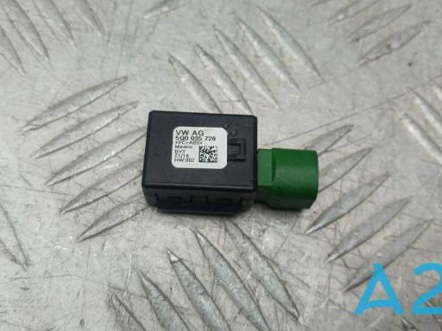 Зарядний пристрій USB 5Q0035726 VAG