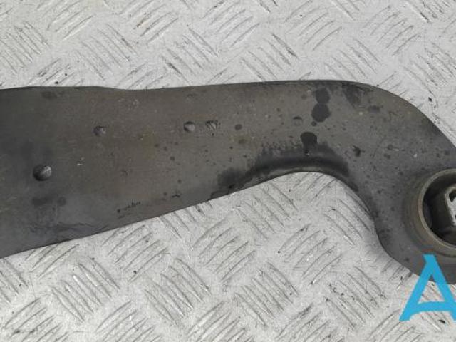 Важіль/тяга задньої підвіски подовжній нижній, лівий 5Q0505223D VAG
