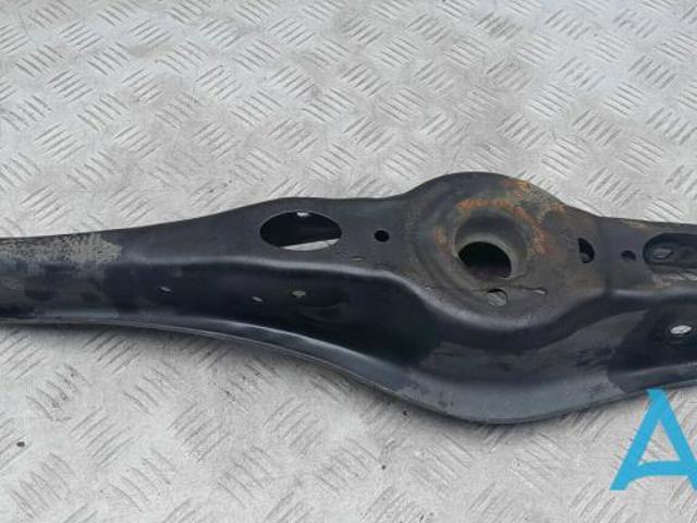 Важіль задньої підвіски нижній, лівий/правий 5Q0505311D VAG