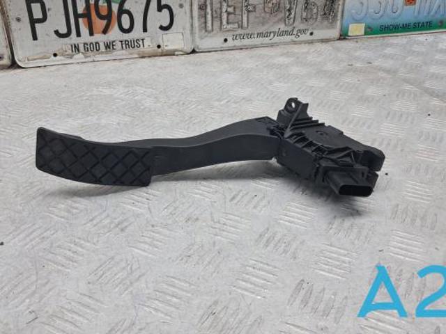 Підаль газу 5Q1723503J VAG