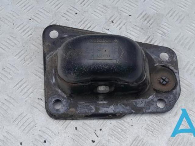 Кронштейн передній заднього поздовжнього важеля 5QM505130 VAG