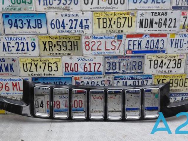 Решітка радіатора 5RM46TZZAA CHRYSLER