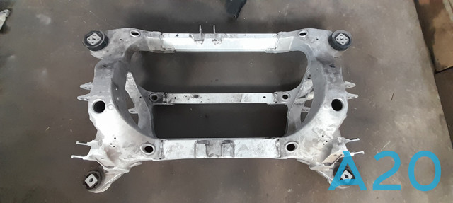 Балка задньої підвіски, підрамник 600701200L TESLA