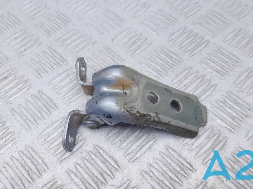 Завіса дверей задніх правих 60479AL02B SUBARU