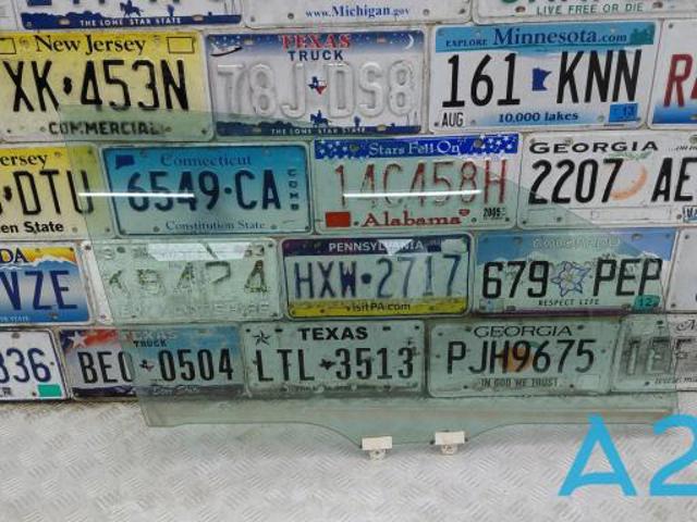 Скло передніх дверей, правих 61011AN02A SUBARU