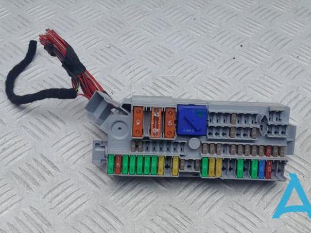 Коробка запобіжників 61146807487 BMW
