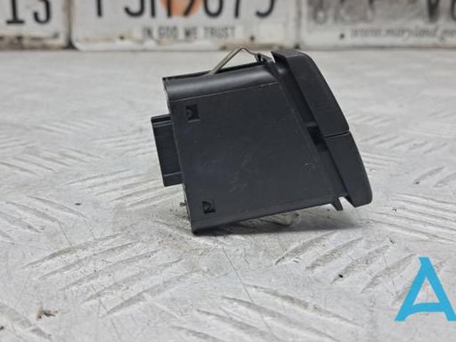 Кнопка аварійної сигналізації 61316919506 BMW