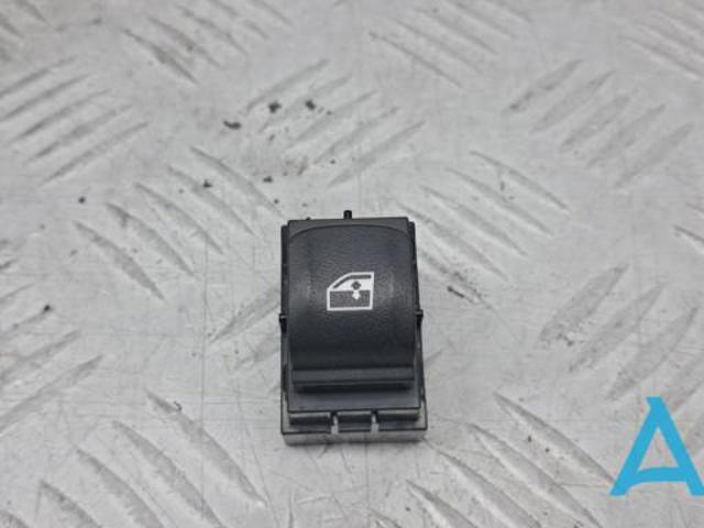 Кнопка підйомника заднього скла 61317950756 BMW