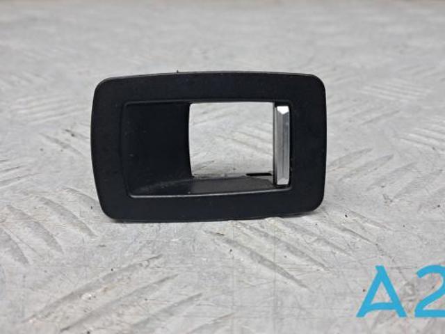 Кнопка підйомника задніх стекол 61319361936 BMW