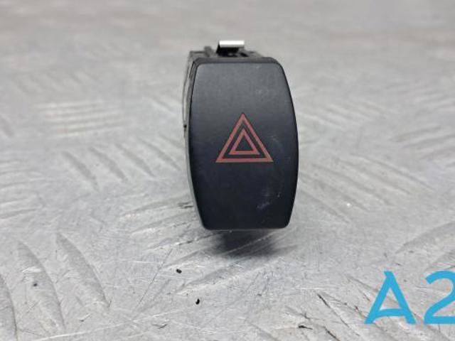 Кнопка включення аварійної сигналізації 61319389075 BMW