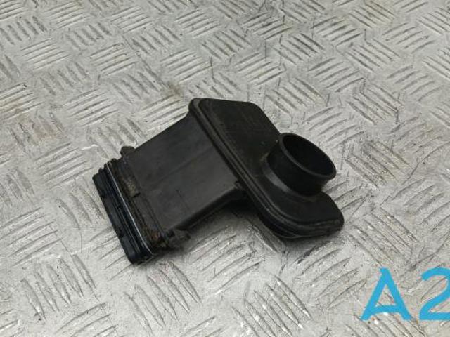 Горловина бачка омивача 61667357287 BMW